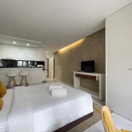 Porta Nova Historic Center - Collection By Perpetual Relax